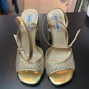 Steve Madden gold shimmer heel sandals size 9